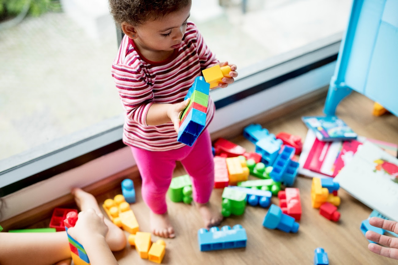 Atividades em casa podem ajudar crianças com autismo durante isolamento