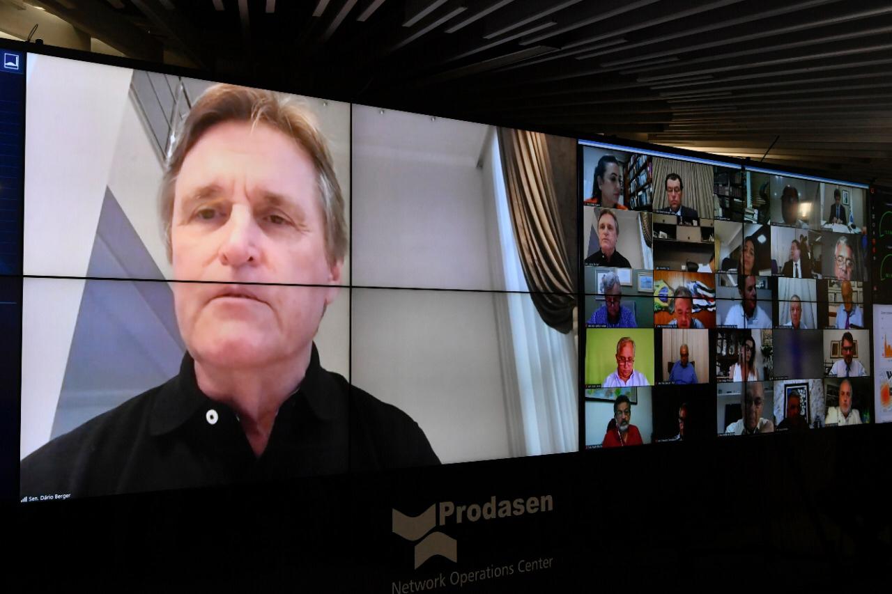 Dário Berger apresenta projeto para recuperação de crédito de negativados