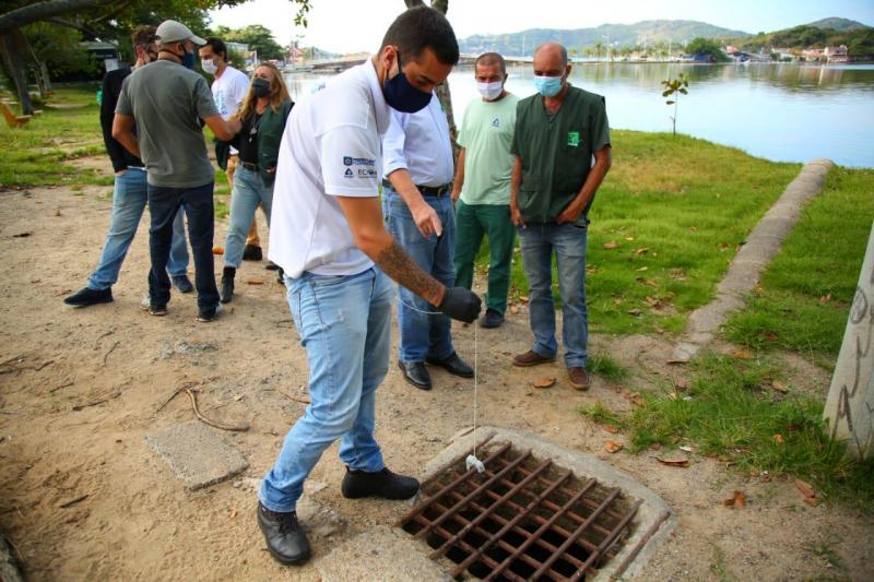 Prefeitura identifica vazamento de rede de esgoto na Lagoa da Conceição