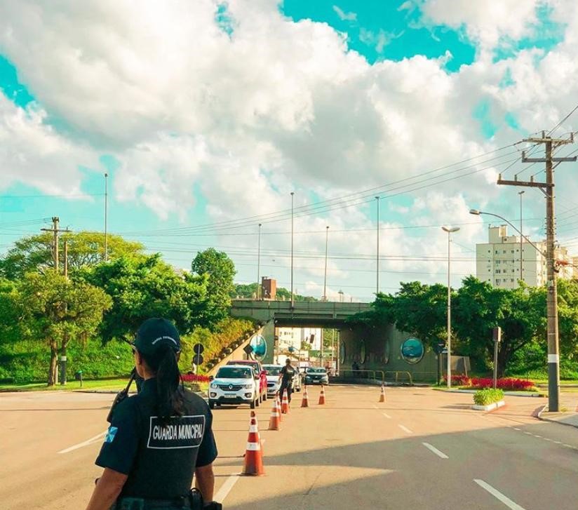 Balneário Camboriú reforça medidas preventivas para fiscalizar turistas vindos de São Paulo