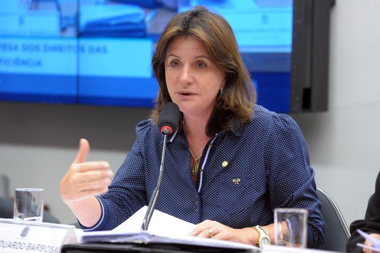 Carmen lamenta saída de Moro e pede união no combate à pandemia