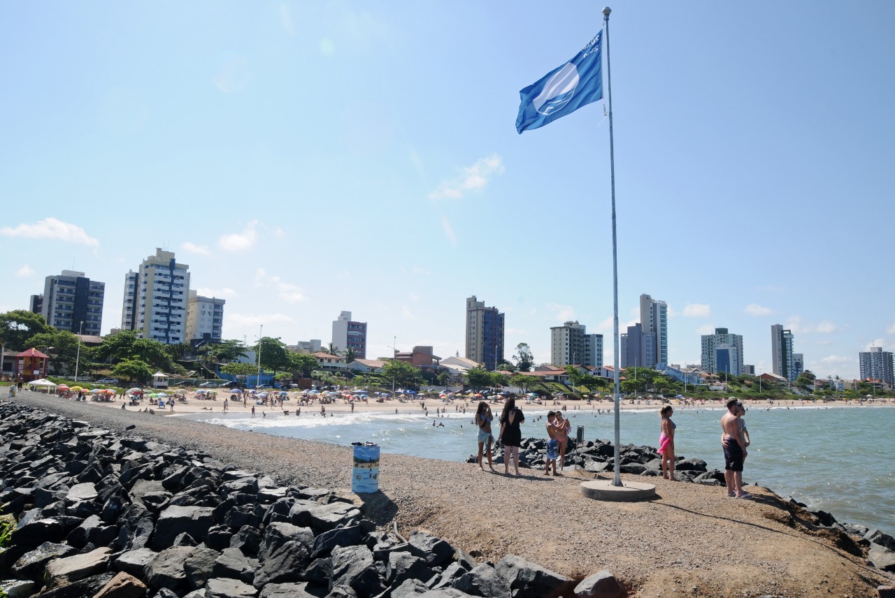 Balneário Piçarras é aprovada para a terceira temporada Bandeira Azul em júri nacional