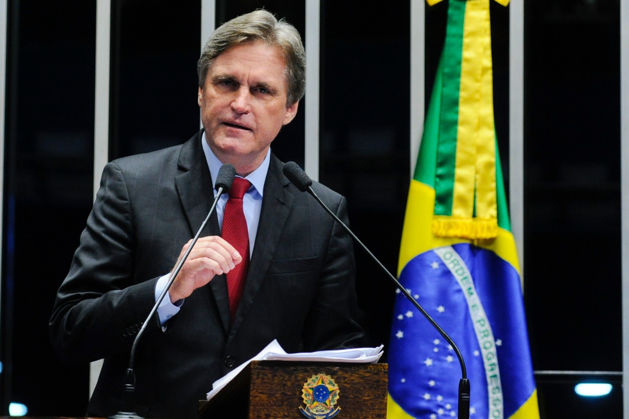 Projeto de lei do senador Dário Berger pretende aumentar oferta de médicos no país