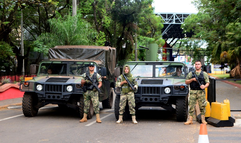 Autoridades de Brasil e Paraguai negociam reabertura da Ponte da Amizade