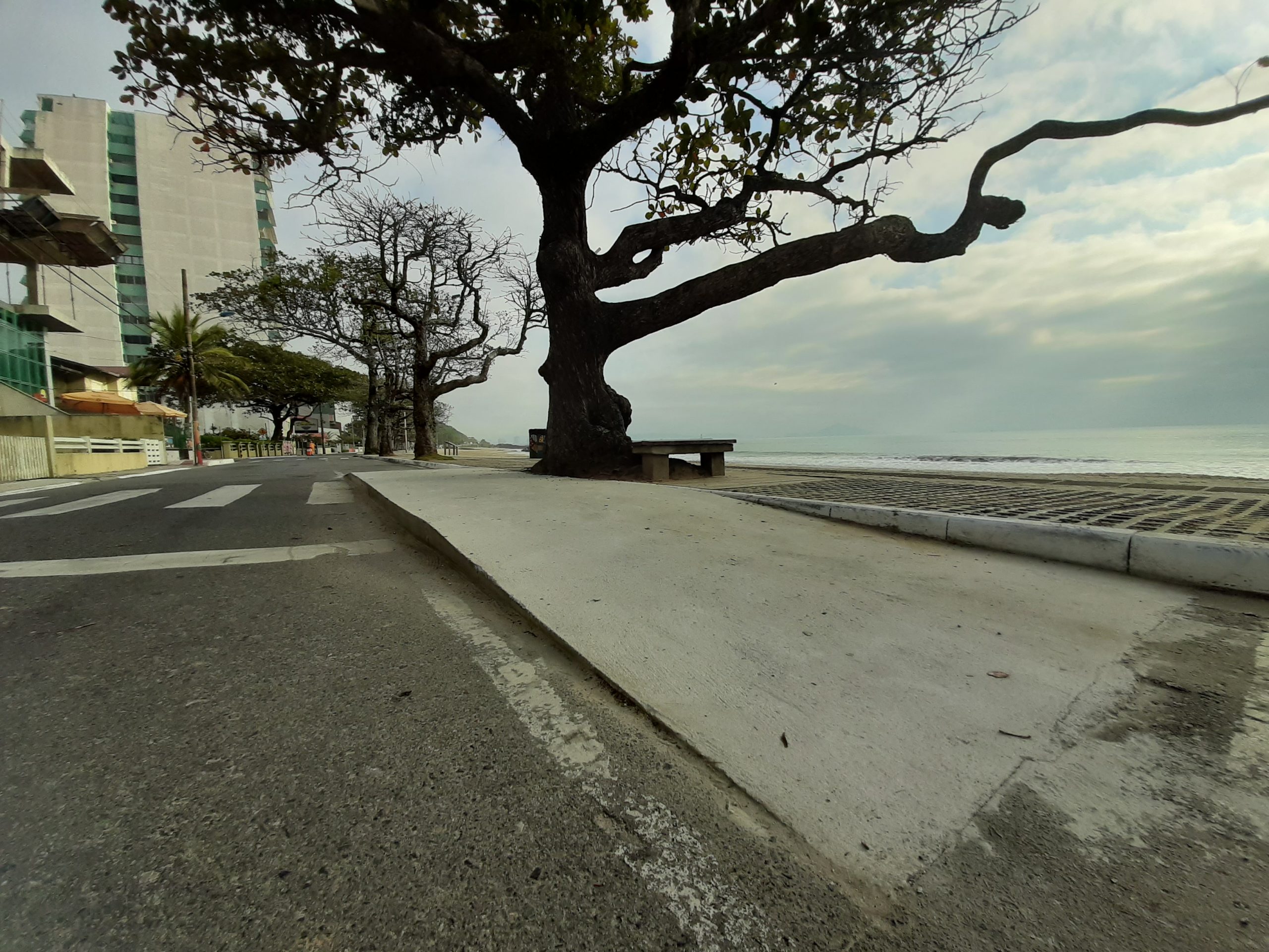 Praia de Cabeçudas ganhará ciclovia em toda sua orla Praia de Cabeçudas ganhará ciclovia em toda sua orla