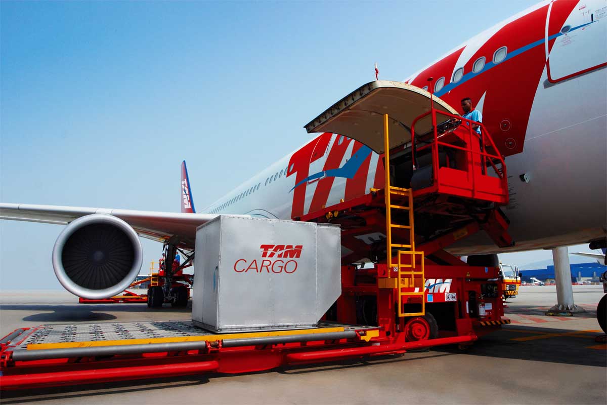 Santa Catarina passa a ter ligação aérea com Miami no transporte de cargas