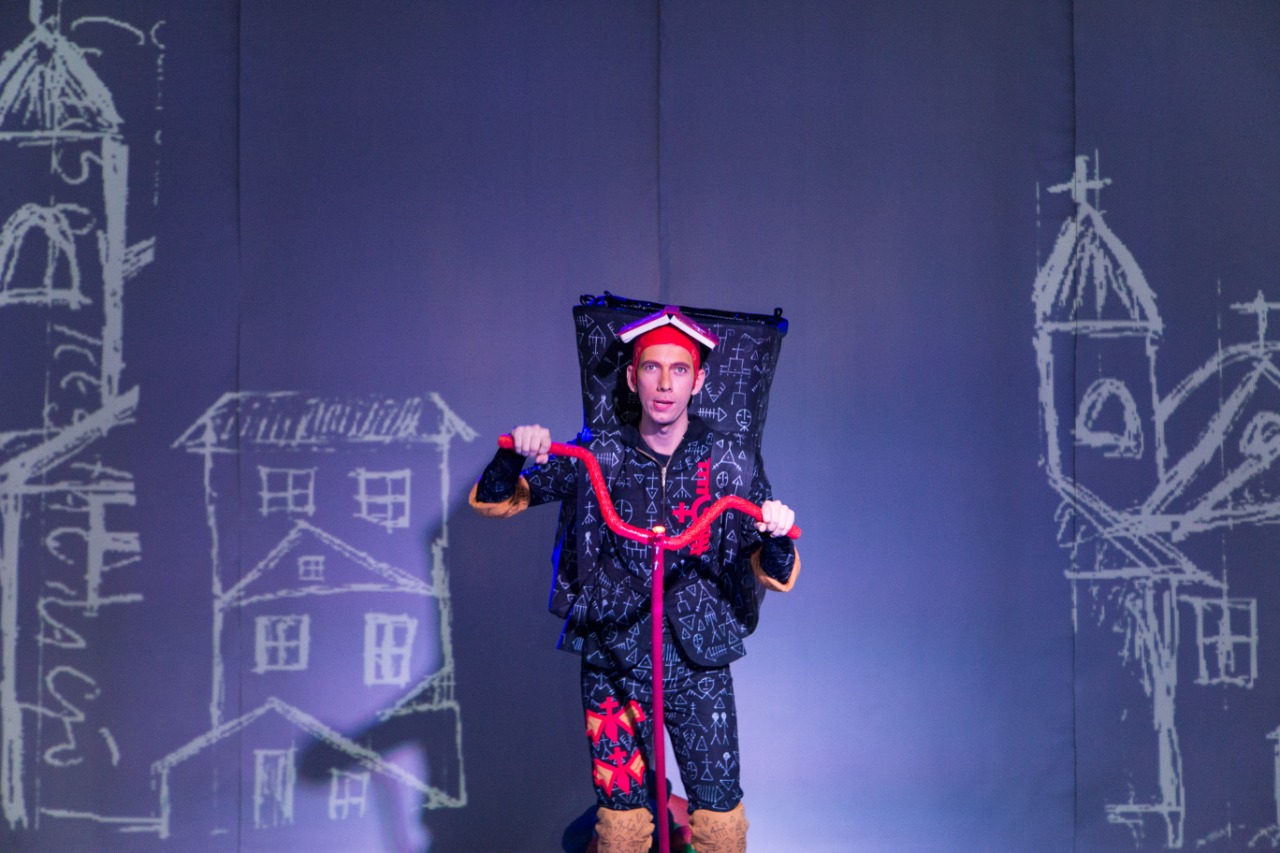 Vamos ao Teatro terá exibição online de espetáculo no Dia dos Pais Vamos ao Teatro terá exibição online de espetáculo no Dia dos Pais