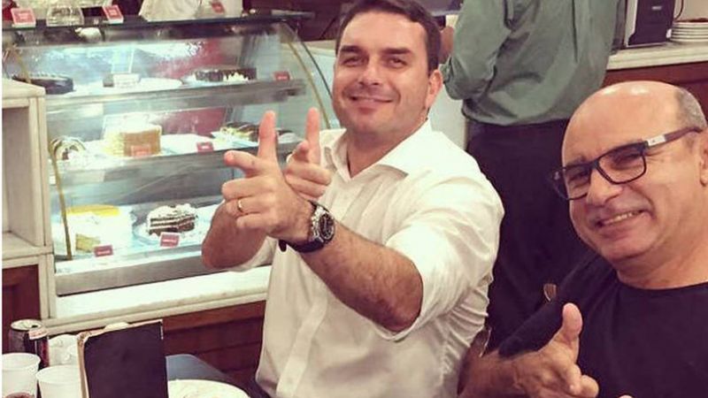 Promotoria denuncia Flávio Bolsonaro e Queiroz por organização criminosa: o que acontece agora?