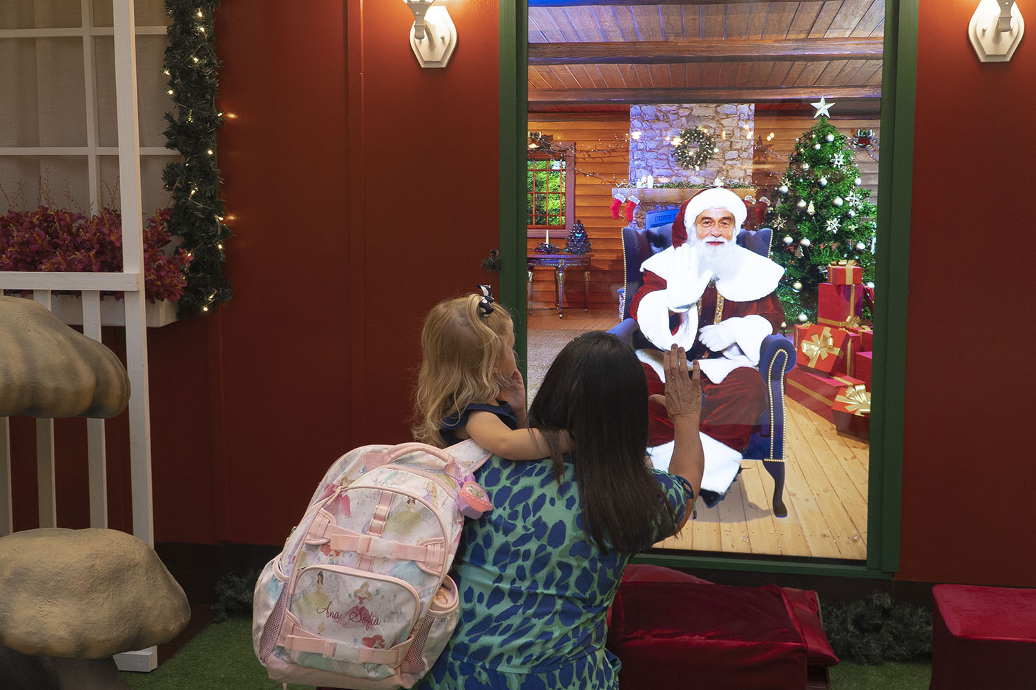 Mágica Digital de Natal: atrações Disney e Papai Noel interativo irão surpreender no Balneário Shopping