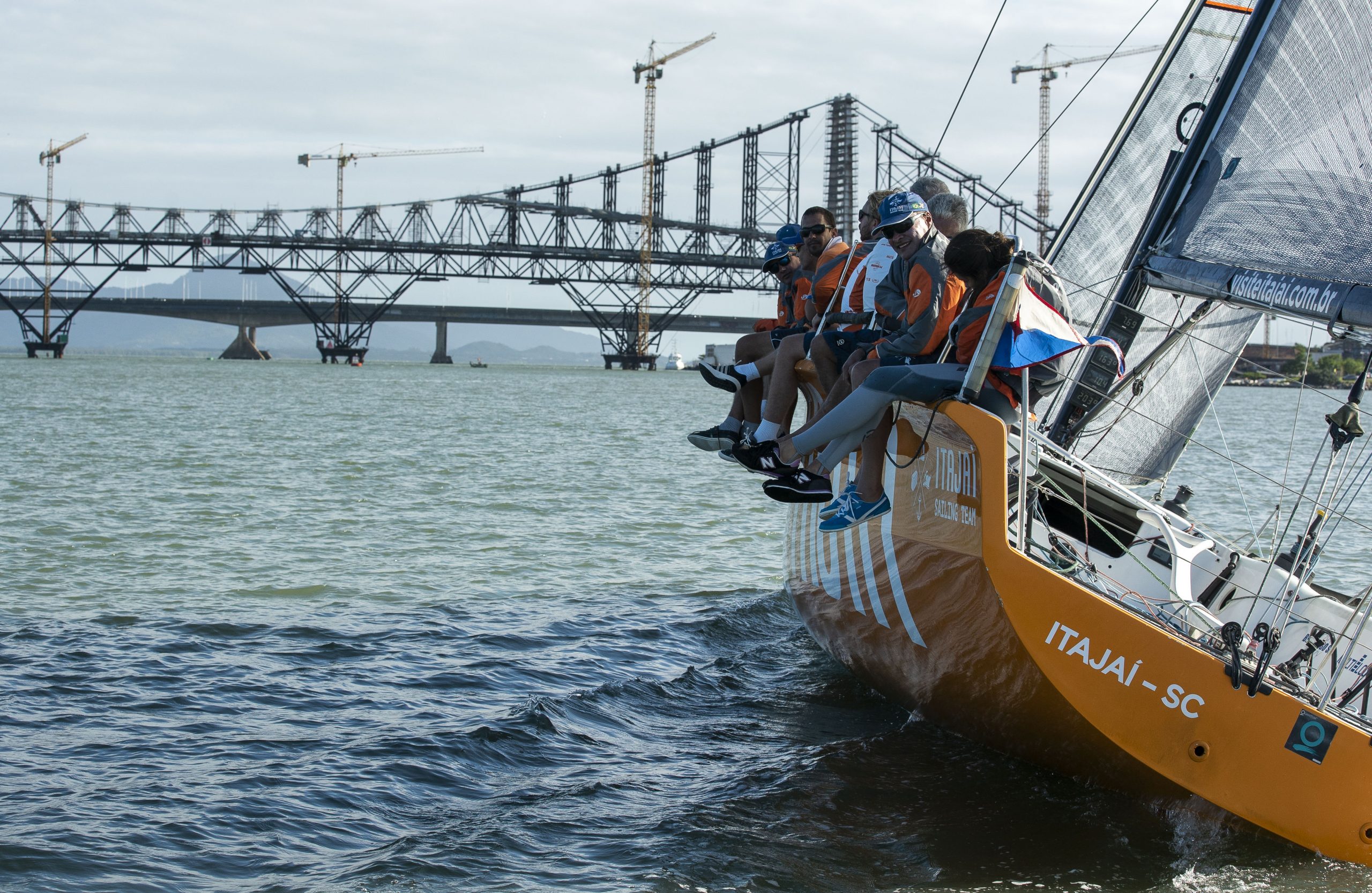 Itajaí Sailing Team disputa 52ª Regata de Volta a Ilha de Santa Catarina