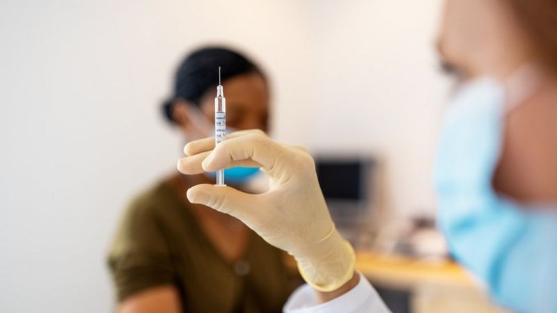 Vacinação contra Covid-19 para idosos acima de 85 anos acontece também no Gravatá
