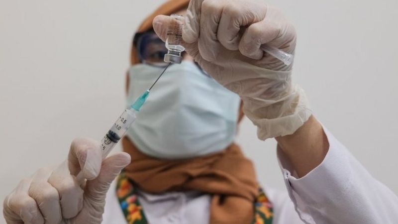 Anvisa aprova vacinas de Oxford e Sinovac, veja o que já está definido ou não sobre a vacinação no Brasil