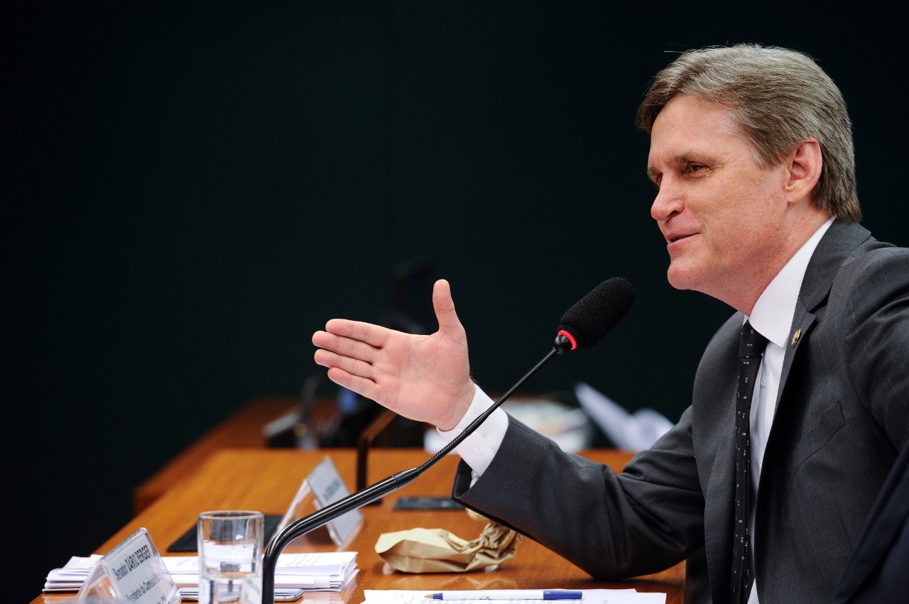 Dário Berger viabiliza R$4,5 milhões para instalação de usina de asfalto na região do Extremo Oeste