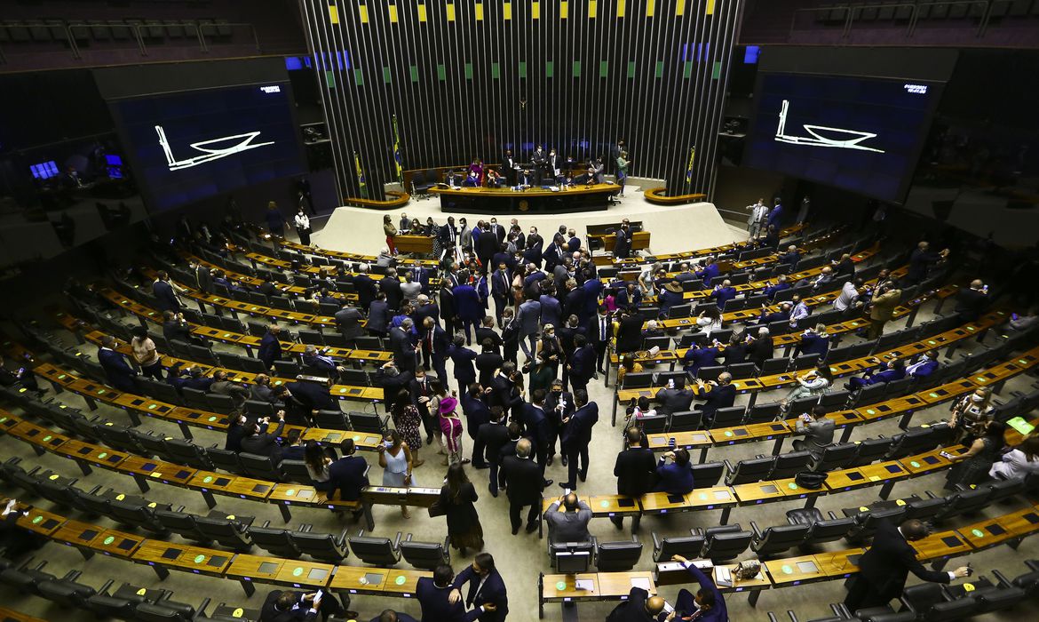 Câmara começa votação para escolha de novo presidente