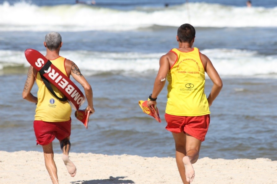 Guarda-vidas trabalharão o ano inteiro na praia de Navegantes