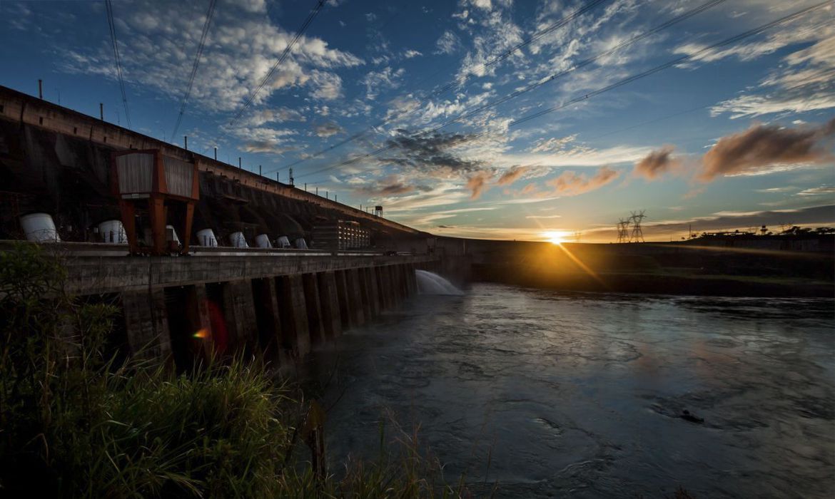 Hora do planeta: às 20h30 no horário de Brasília, as pessoas apagarão suas luzes em sinal de apoio a um movimento que pede uma transição energética urgente