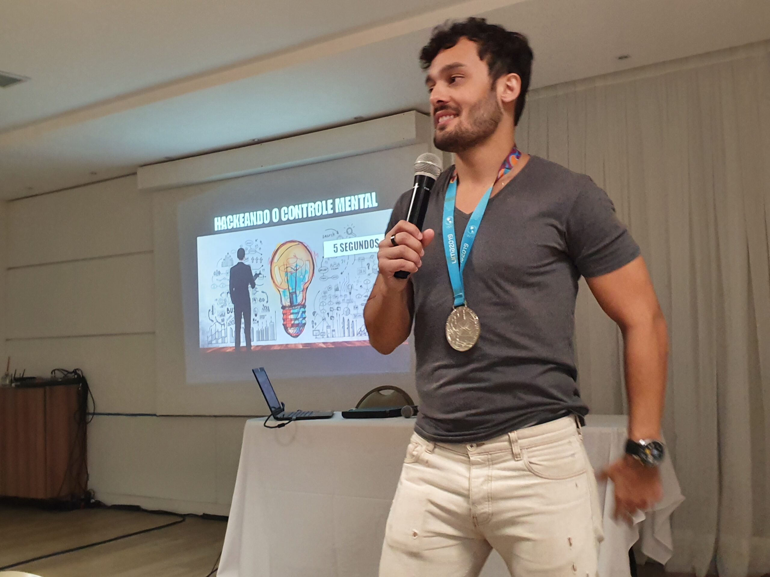 Marcelo Suartz, palestrante, mentor, hipnoterapeuta e atleta de Alta Performance