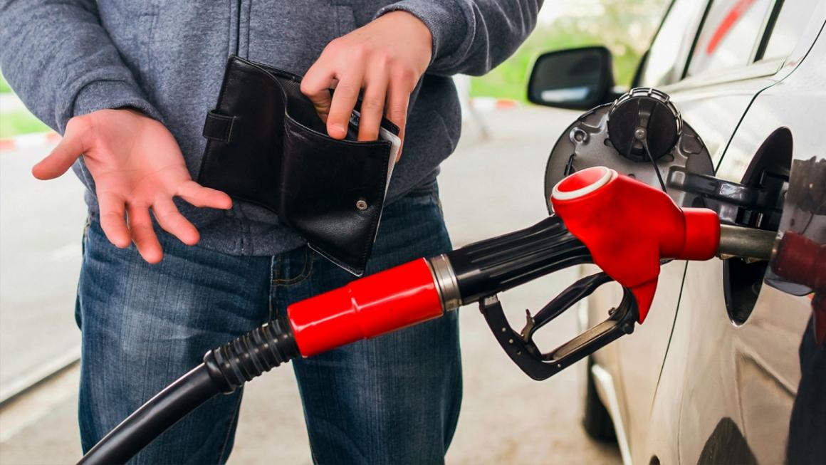 Petrobras anuncia redução do preço da gasolina nas refinarias: reajuste começa a valer a partir de amanhã Petrobras anuncia redução do preço da gasolina nas refinarias: reajuste começa a valer a partir de amanhã