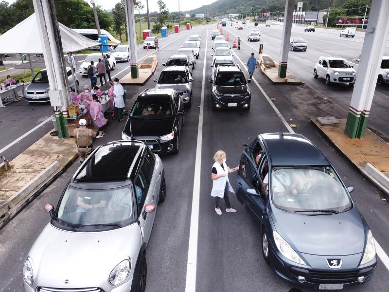 Em 1 dia, Florianópolis bateu a meta de vacinação de idosos de 71 e 72 anos Em 1 dia, Florianópolis bateu a meta de vacinação de idosos de 71 e 72 anos