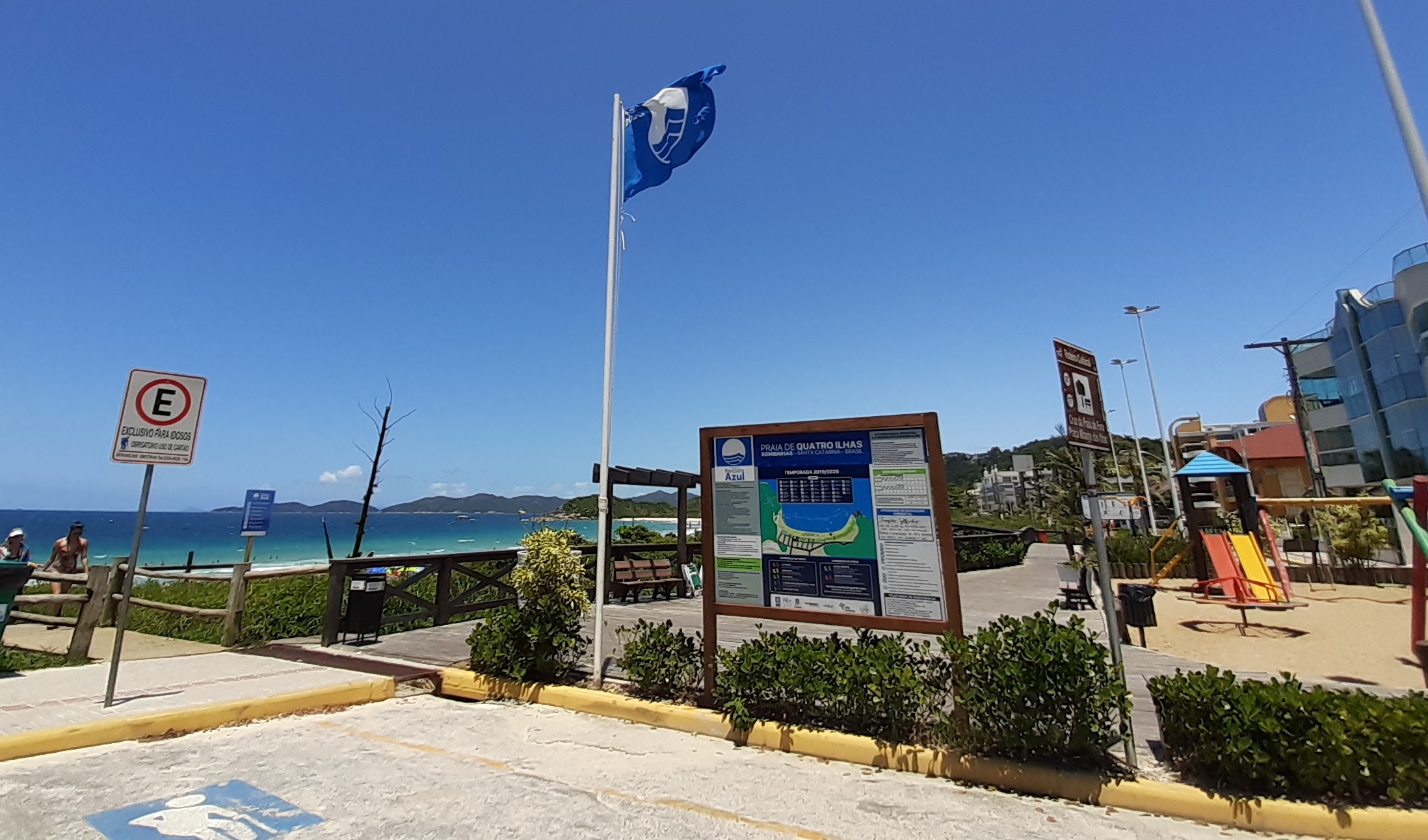 Bandeira Azul é prorrogada até 15 abril em Mariscal e Quatro Ilhas