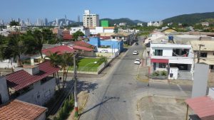 Secretaria de Obras de Camboriú inicia perfilamento asfáltico