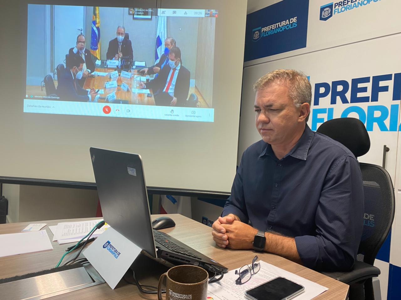 Prefeito de Florianópolis, Gean Loureiro, toma posse e comandará maior consórcio do Brasil para compra de vacinas da Covid-19 Prefeito de Florianópolis, Gean Loureiro, toma posse e comandará maior consórcio do Brasil para compra de vacinas da Covid-19