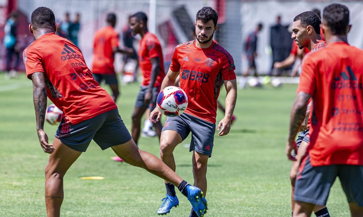 Pelo Carioca, Flamengo recebe o Macaé no Maracanã, neste sábado