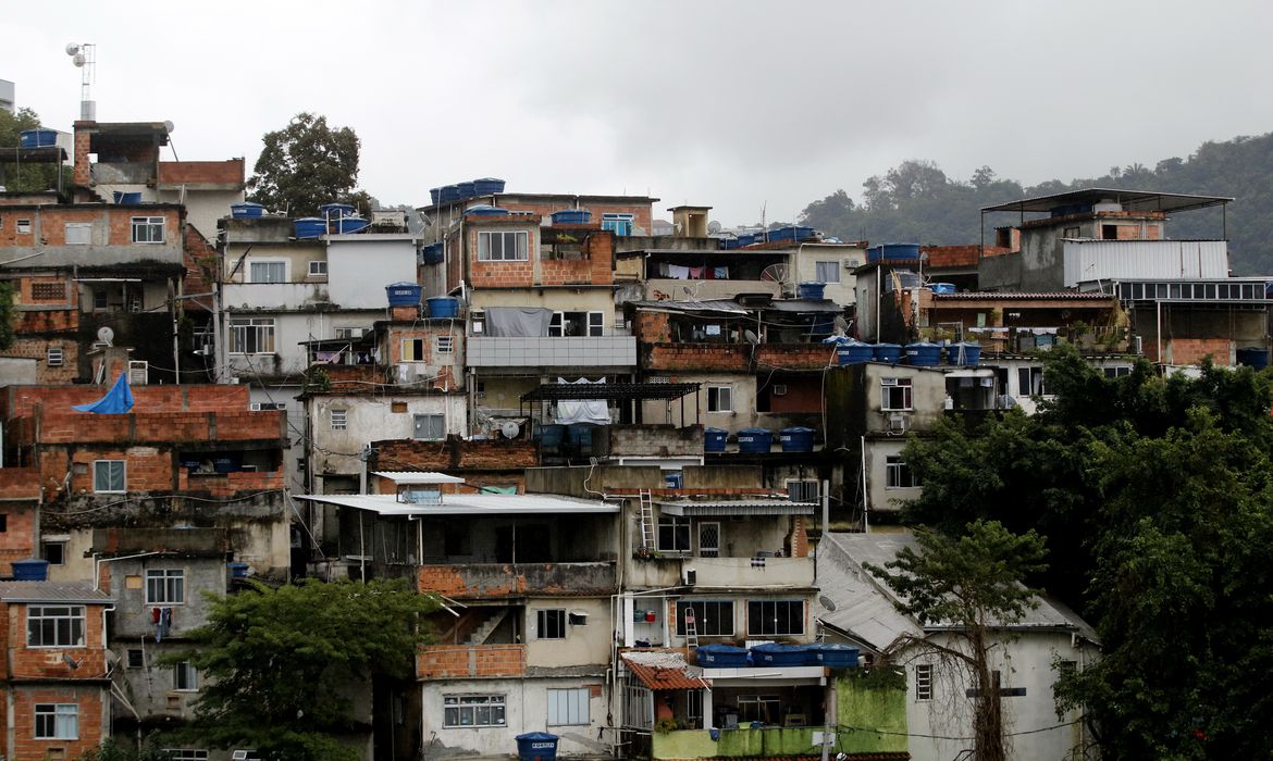 Quase 70% dos moradores de favelas não têm dinheiro para comida: dados são do Instituto Data Favela