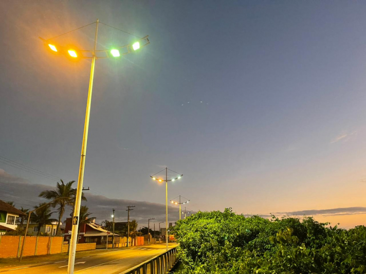 Navegantes Iluminada: Orla da Praia recebe manutenção de Iluminação Pública