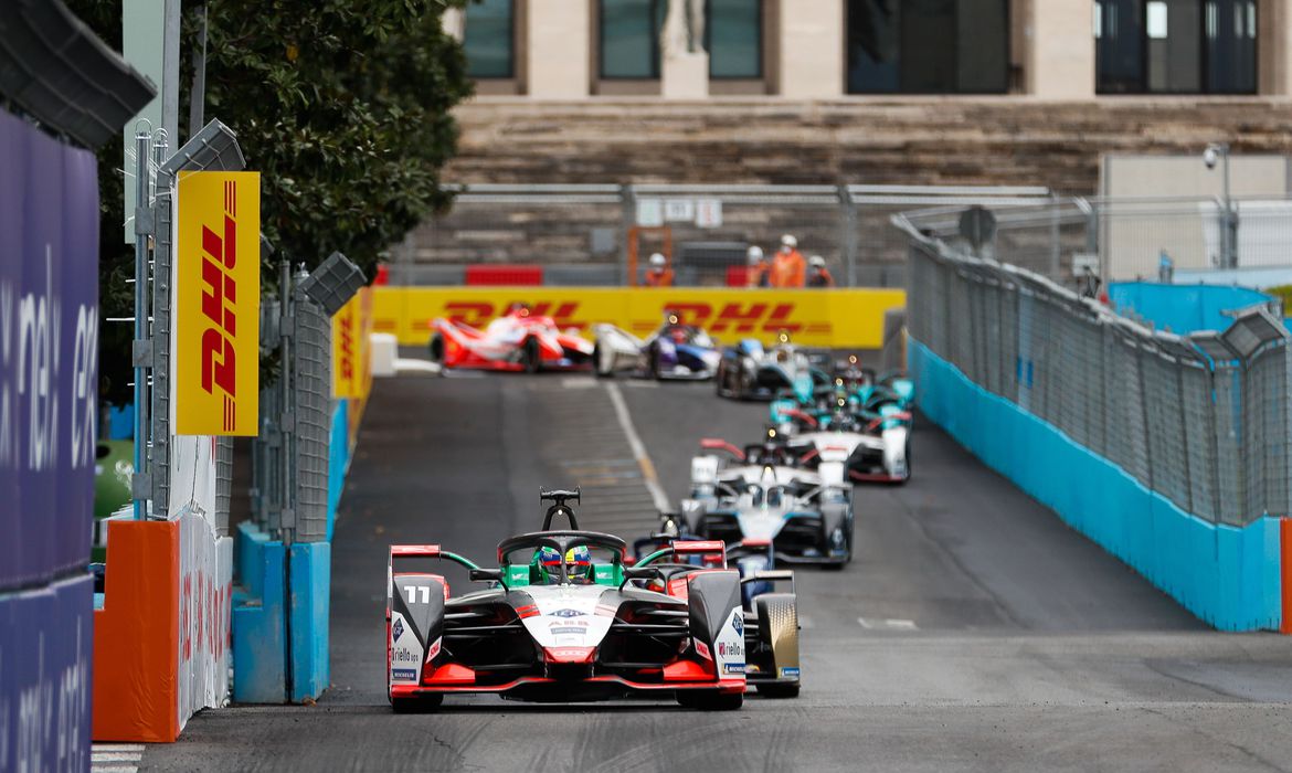 Após Di Grassi abandonar, francês Jean-Éric Vergne vence na Fórmula E