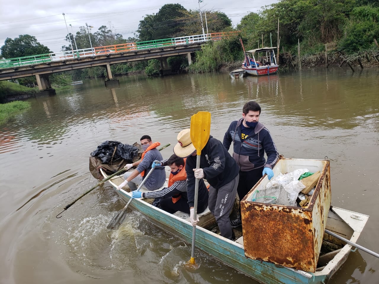 Salvando Rios: Sábado é dia de limpeza no Rio Camboriú