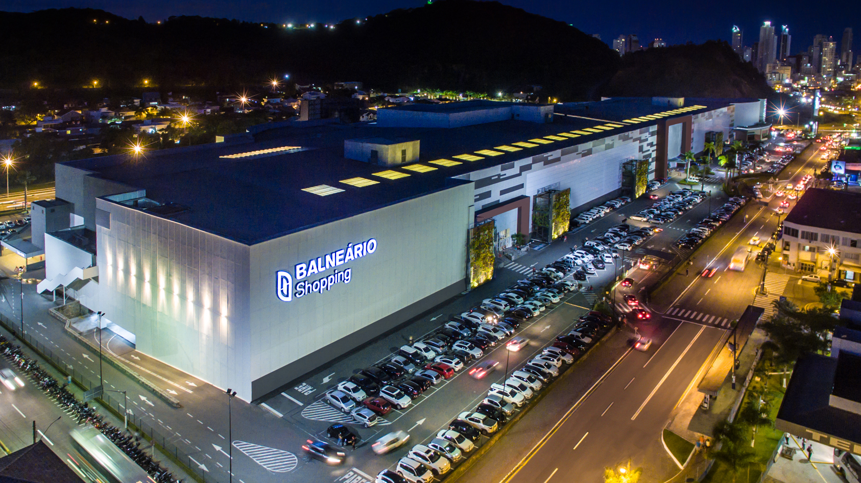 Balneário Shopping funciona em horário normal no feriado de Tiradentes