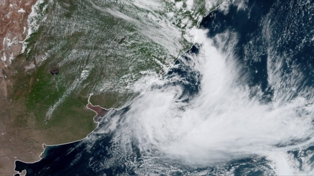 Alerta da Defesa Civil: ciclone extratropical se aproxima de Santa Catarina