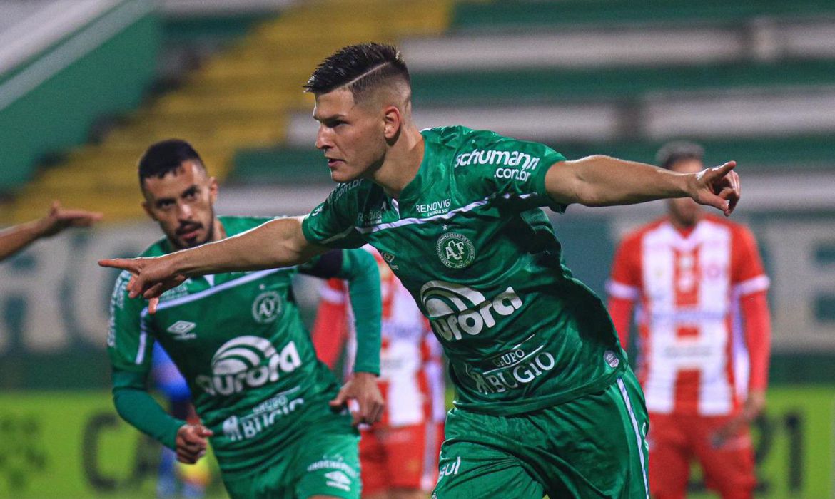 Chapecoense avança e define confrontos das semifinais do Catarinense: Verdão elimina Hercílio Luz e se junta a Marcílio Dias, Avaí e Brusque