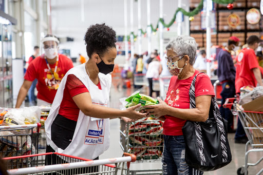 Primeira semana da campanha arrecadou mais de 170 toneladas de produtos que auxiliam pessoas em situação de vulnerabilidade social