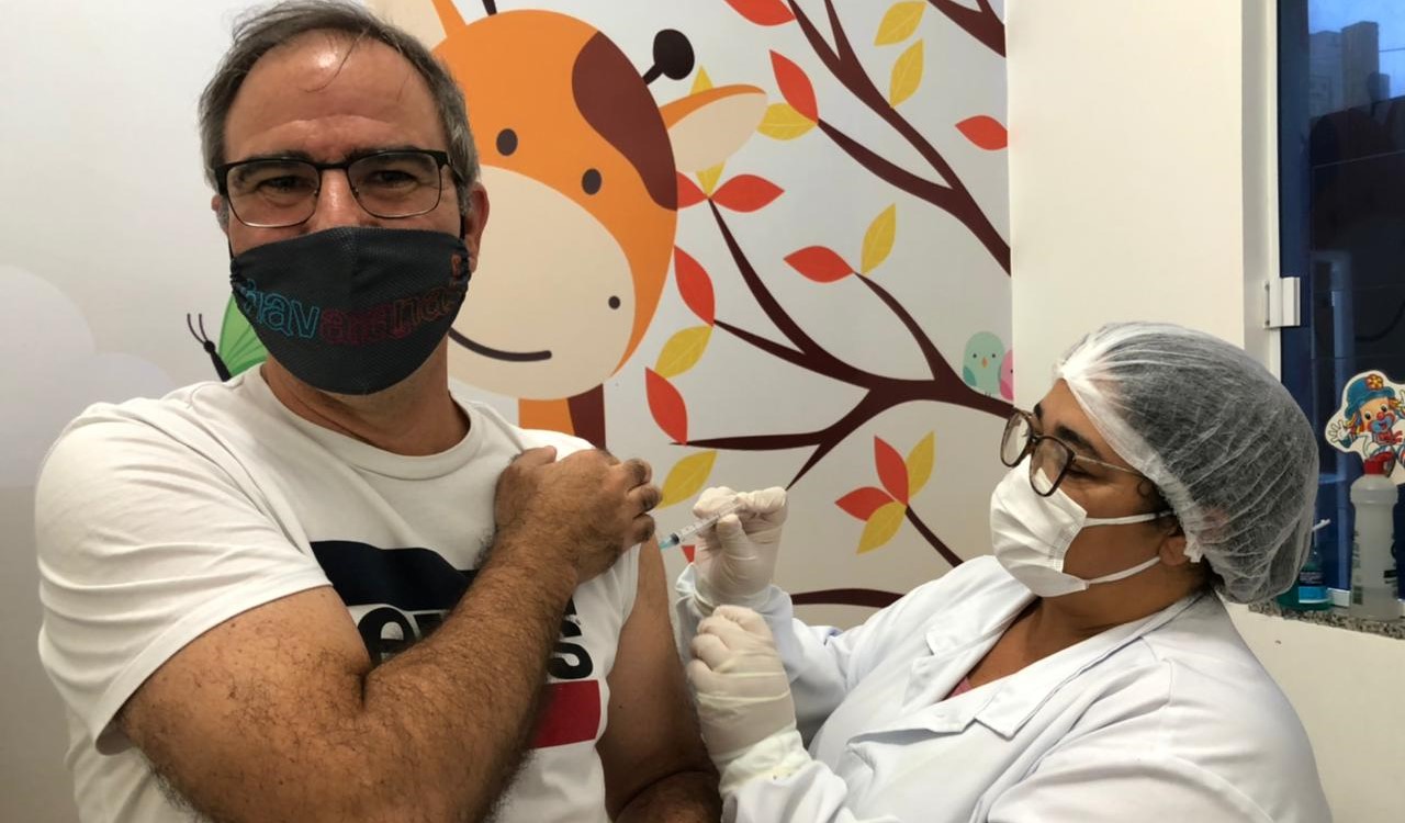 Imunização em Itapema: Vacinação contra a gripe continua para idosos e professores Imunização em Itapema: Vacinação contra a gripe continua para idosos e professores