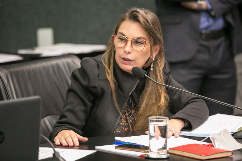 Lagoa da Conceição: Deputada Paulinha pede celeridade aos pleitos dos moradores da Lagoa da Conceição que foram atingidos pelo rompimento da barragem da Casan Lagoa da Conceição: Deputada Paulinha pede celeridade aos pleitos dos moradores da Lagoa da Conceição que foram atingidos pelo rompimento da barragem da Casan