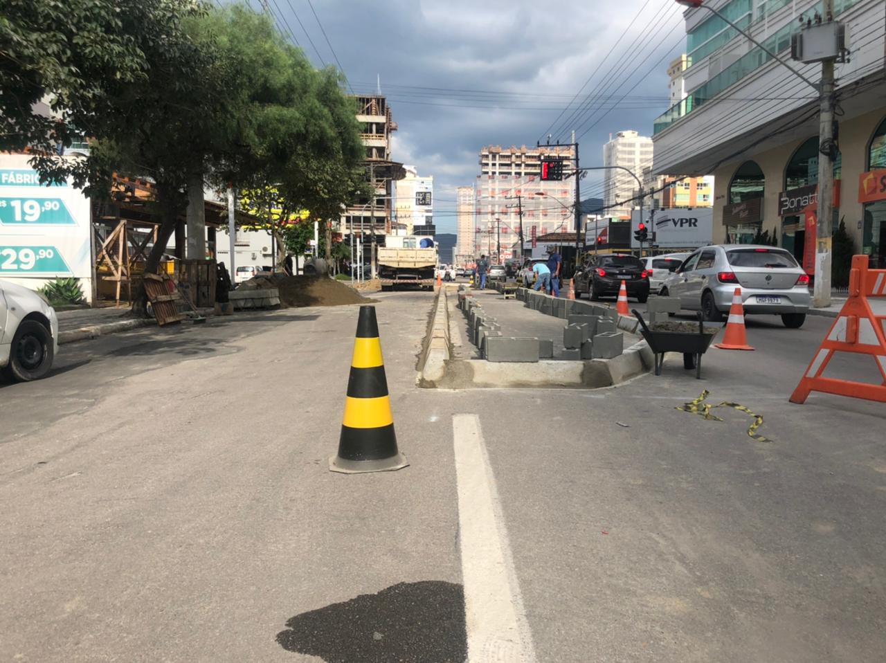 Obras em Itapema: indicação do Vereador Léo Cordeiro para a instalação de um canteiro central, trará fluidez no trânsito Obras em Itapema: indicação do Vereador Léo Cordeiro para a instalação de um canteiro central, trará fluidez no trânsito