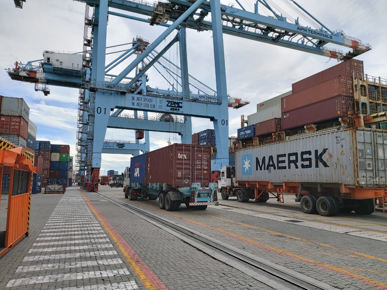 Itajaí “A Cidade Porto 2048”: o término do convênio do Porto de Itajaí ao município de Itajaí, intensifica as discussões sobre o seu futuro Itajaí “A Cidade Porto 2048”: o término do convênio do Porto de Itajaí ao município de Itajaí, intensifica as discussões sobre o seu futuro