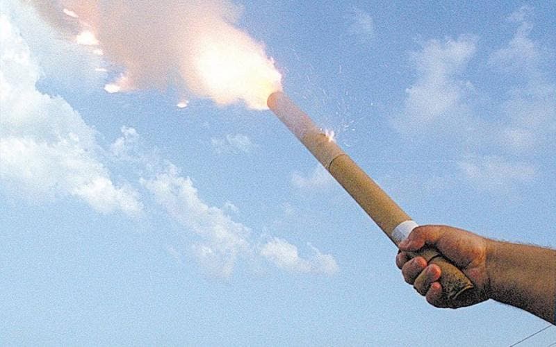 Decreto executivo regulamenta lei que proíbe uso de “fogos de artifício” com ruído elevado Decreto executivo regulamenta lei que proíbe uso de “fogos de artifício” com ruído elevado