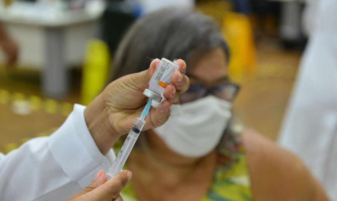 Vacina para TODOS: Rio começa amanhã vacinação contra covid-19 para público em geral, meta é imunizar 4,7 milhões de pessoas até outubro Vacina para TODOS: Rio começa amanhã vacinação contra covid-19 para público em geral, meta é imunizar 4,7 milhões de pessoas até outubro