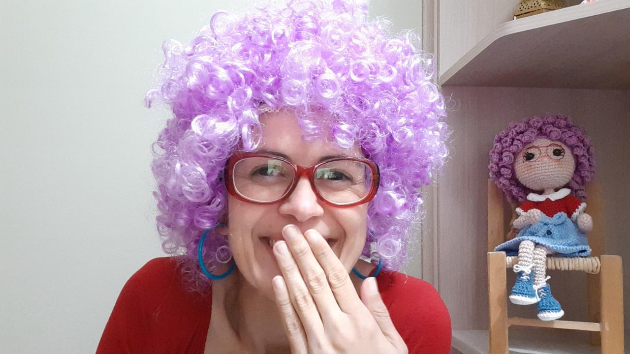 Educação Lúdica: Professora da rede municipal de ensino de Florianópolis interpreta personagem Vovó Neném Educação Lúdica: Professora da rede municipal de ensino de Florianópolis interpreta personagem Vovó Neném