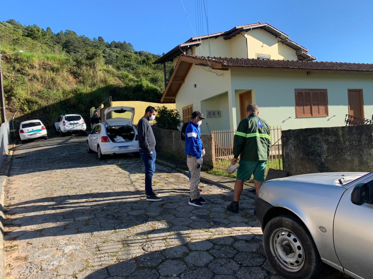 “Floripa Se Liga Na Rede”: Blitz lacra ligações clandestinas e multa imóveis irregulares no Norte e no Sul da Ilha “Floripa Se Liga Na Rede”: Blitz lacra ligações clandestinas e multa imóveis irregulares no Norte e no Sul da Ilha