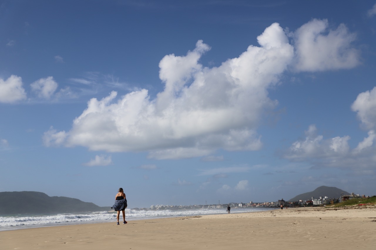 Tecnologia LED: Prefeitura de Florianópolis vai instalar iluminação em LED na Praia dos Ingleses Tecnologia LED: Prefeitura de Florianópolis vai instalar iluminação em LED na Praia dos Ingleses