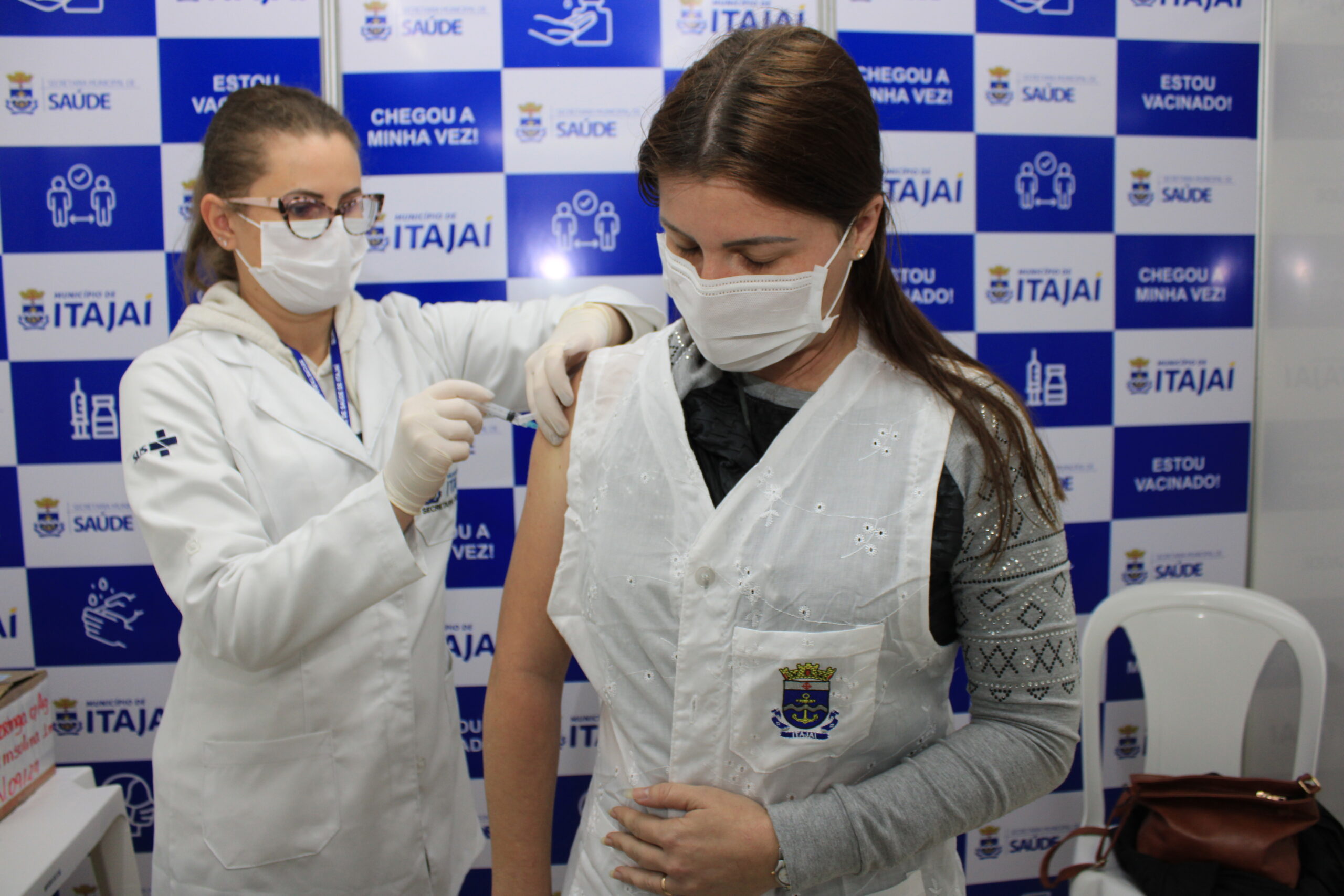 Itajaí amplia vacinação contra Covid-19 para profissionais de Educação a partir de segunda-feira Itajaí amplia vacinação contra Covid-19 para profissionais de Educação a partir de segunda-feira