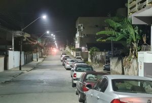 Ruas de Camboriú recebem lâmpadas com potência maior Ruas de Camboriú recebem lâmpadas com potência maior