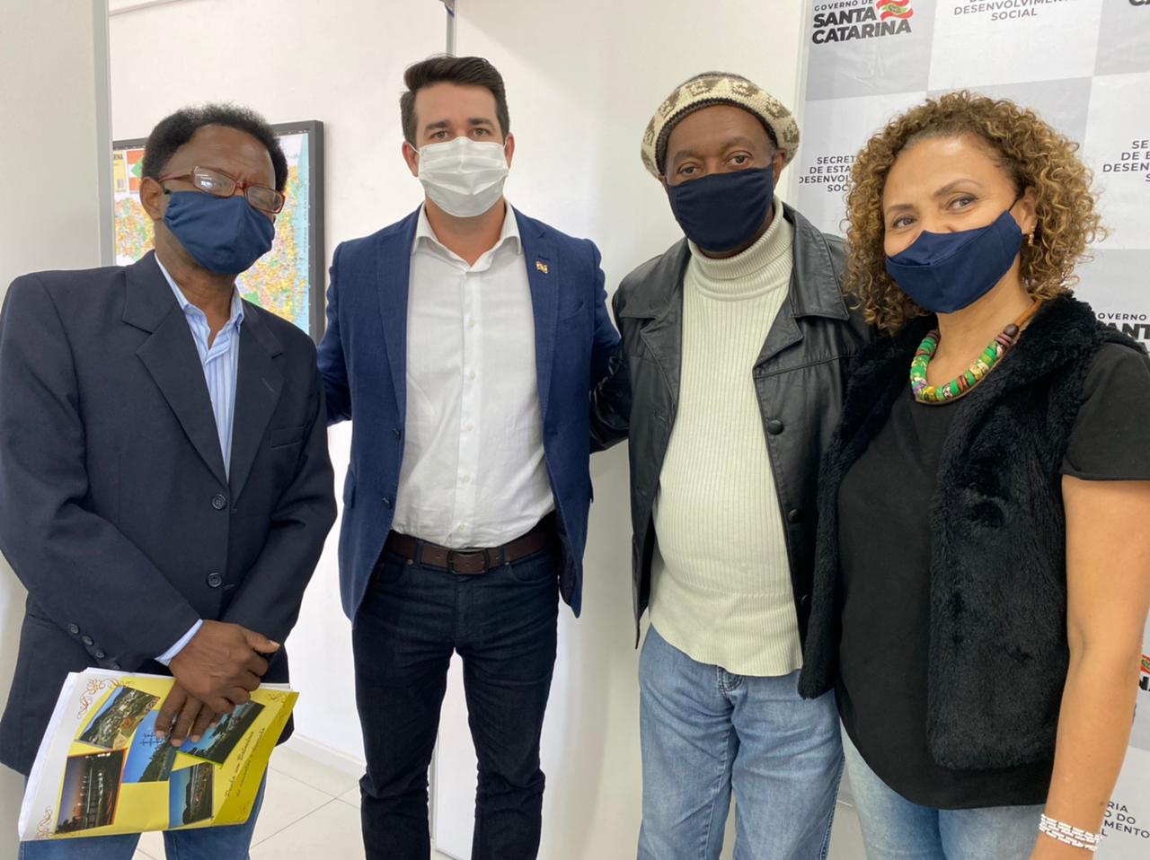 Afrodescendentes: Secretaria de Assistência Social solicita a criação do Conselho Municipal aos Direitos Raciais Afrodescendentes: Secretaria de Assistência Social solicita a criação do Conselho Municipal aos Direitos Raciais
