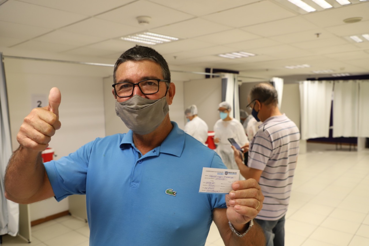 Vacina FLORIPA: Vacinação de pessoas com 52 anos ou mais continuará neste sábado Vacina FLORIPA: Vacinação de pessoas com 52 anos ou mais continuará neste sábado