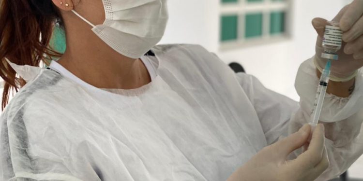 Vacina Camboriú: horário especial nesta terça-feira para imunizar pessoas de 48+ contra a Covid-19 Vacina Camboriú: horário especial nesta terça-feira para imunizar pessoas de 48+ contra a Covid-19