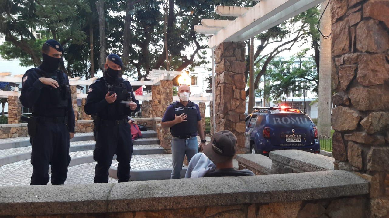 Operação “A Praça é Nossa”: Secretaria de Segurança de Florianópolis garante a segurança da população em diversos bairros na Capital Operação “A Praça é Nossa”: Secretaria de Segurança de Florianópolis garante a segurança da população em diversos bairros na Capital